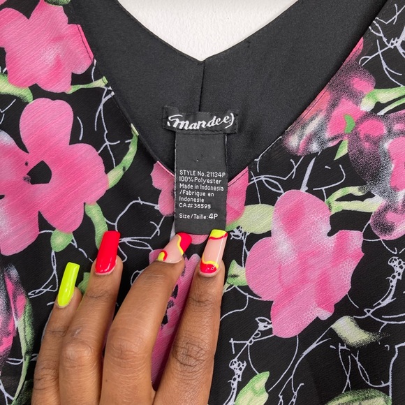 Mandee Dress with flowery prints 😻 - Picture 12 of 15